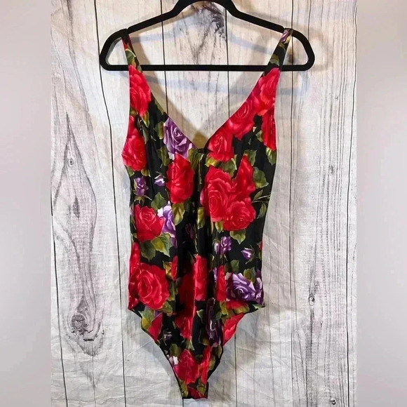 Vintage Victoria Secret 100% Silk Rose Patterned Bodysuit M - Picture 1 of 7
